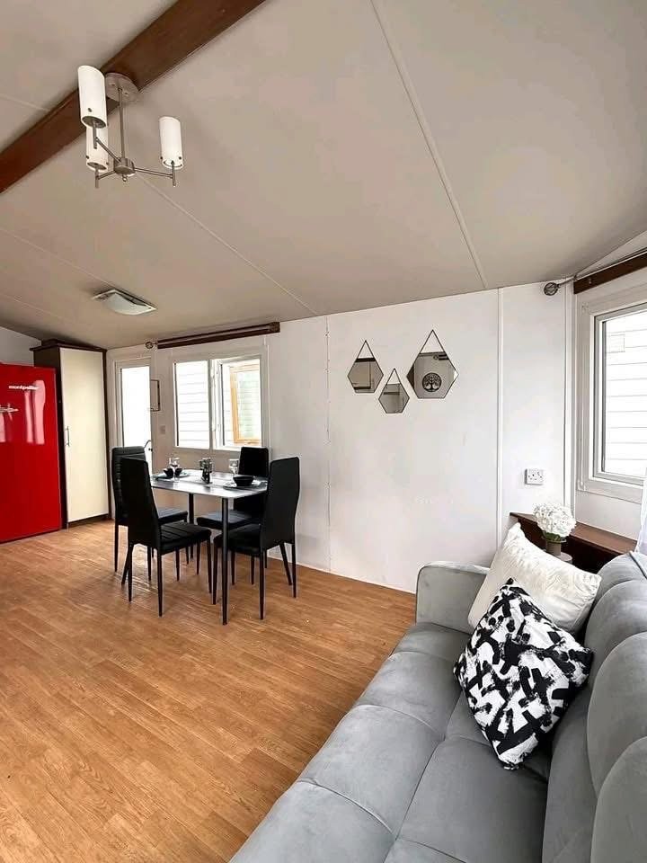 The 4A6 Home