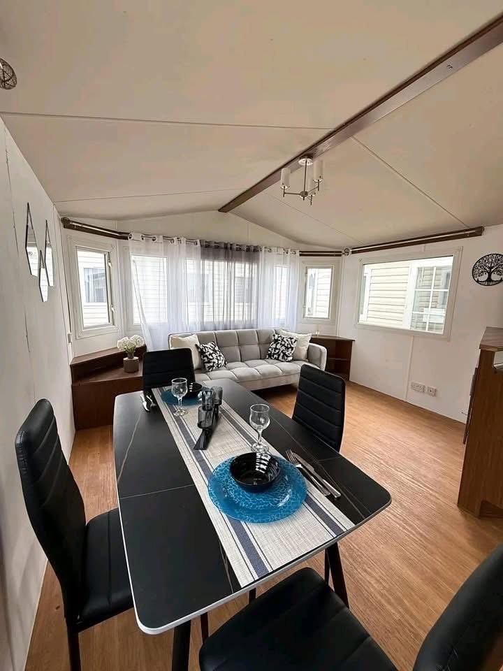 The 4A6 Home